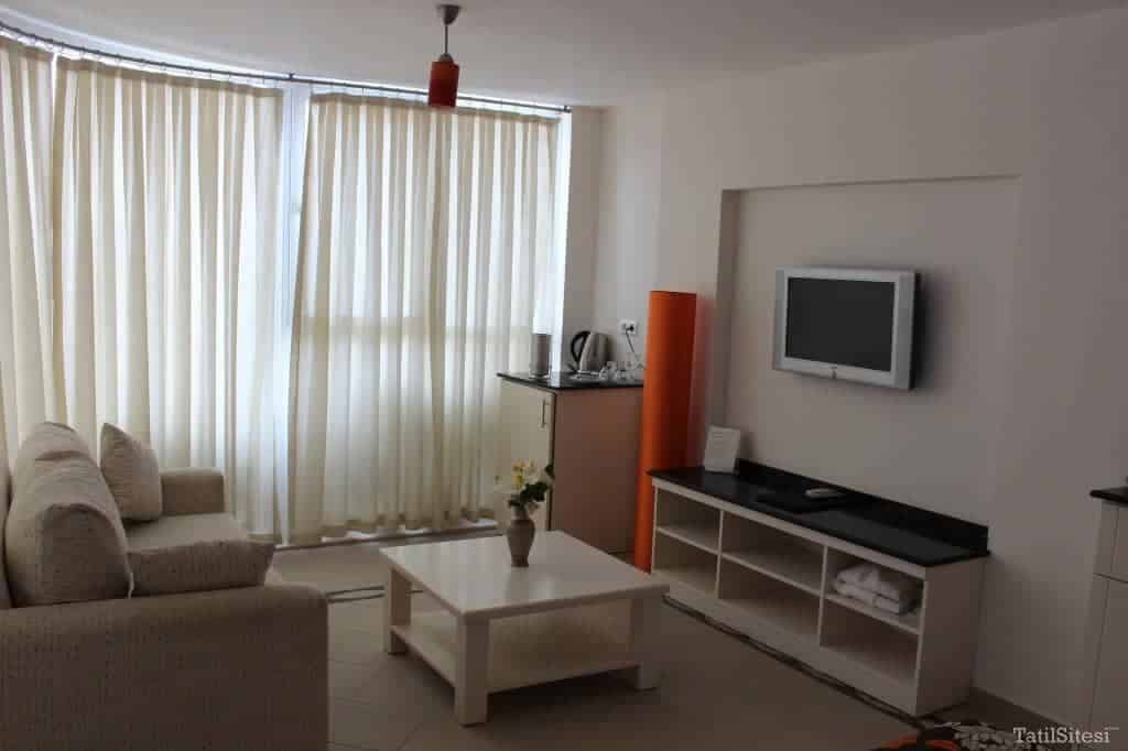 Golden Life Heights Deluxe Suites Hotel